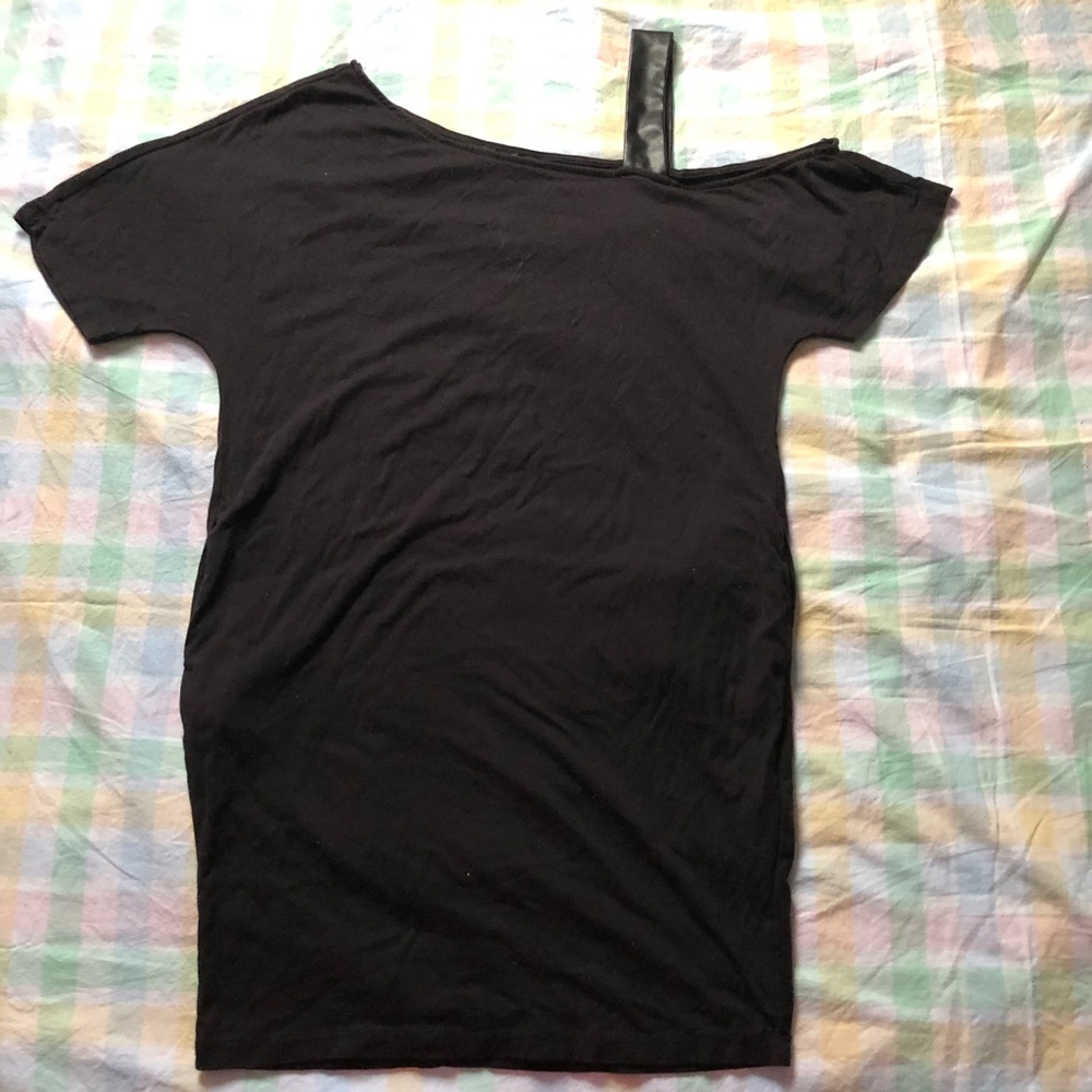 Forever 21 one shoulder black dress LBD pockets